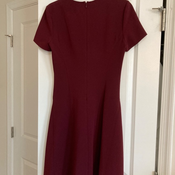Theory Modern Seamed Shift Dress Mulberry Size 4 NWOT - Picture 4 of 6